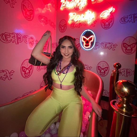 LIME GREEN MESHKI PANT AND TOP SET - Picture 3 of 4